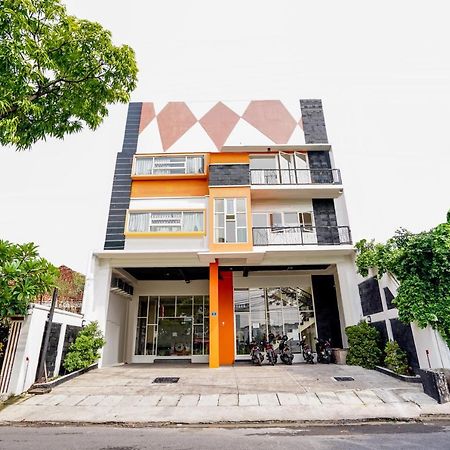 Pratisarawirya Guesthouse By Ecommerceloka Surabaya Luaran gambar