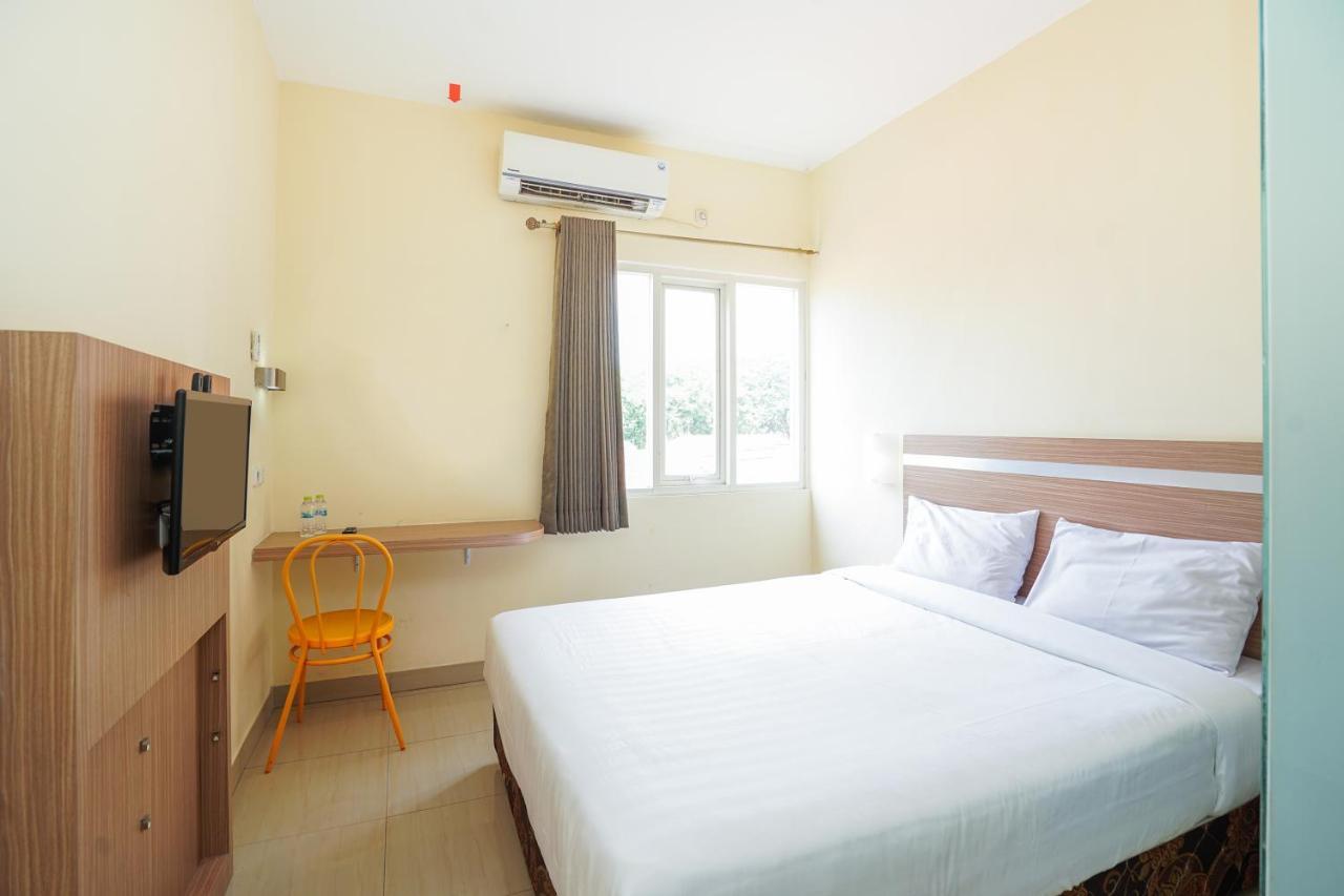 Pratisarawirya Guesthouse By Ecommerceloka Surabaya Luaran gambar