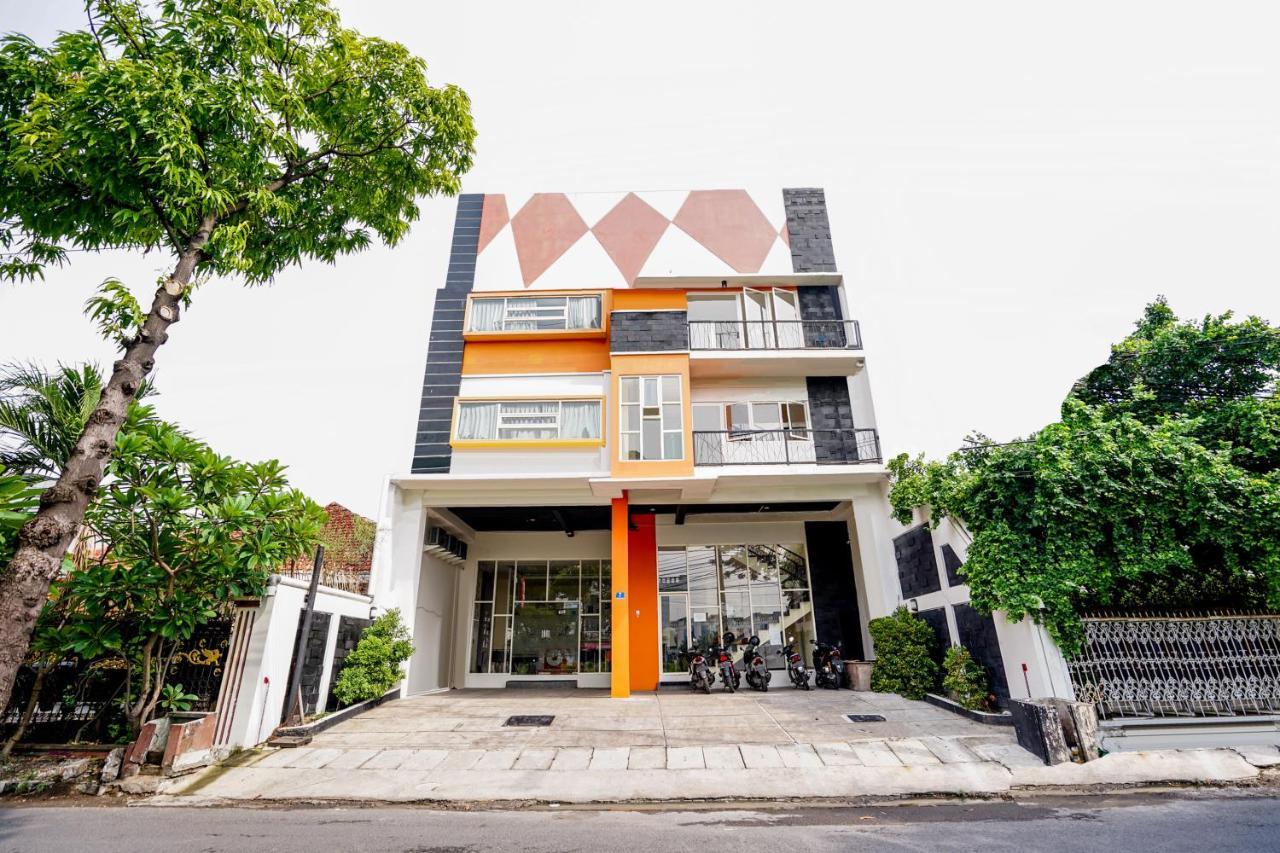 Pratisarawirya Guesthouse By Ecommerceloka Surabaya Luaran gambar