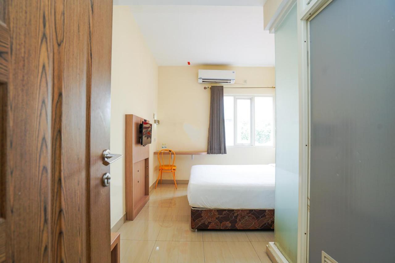 Pratisarawirya Guesthouse By Ecommerceloka Surabaya Luaran gambar