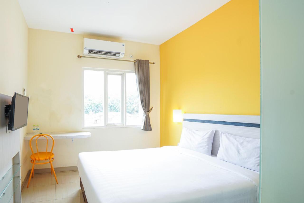 Pratisarawirya Guesthouse By Ecommerceloka Surabaya Luaran gambar