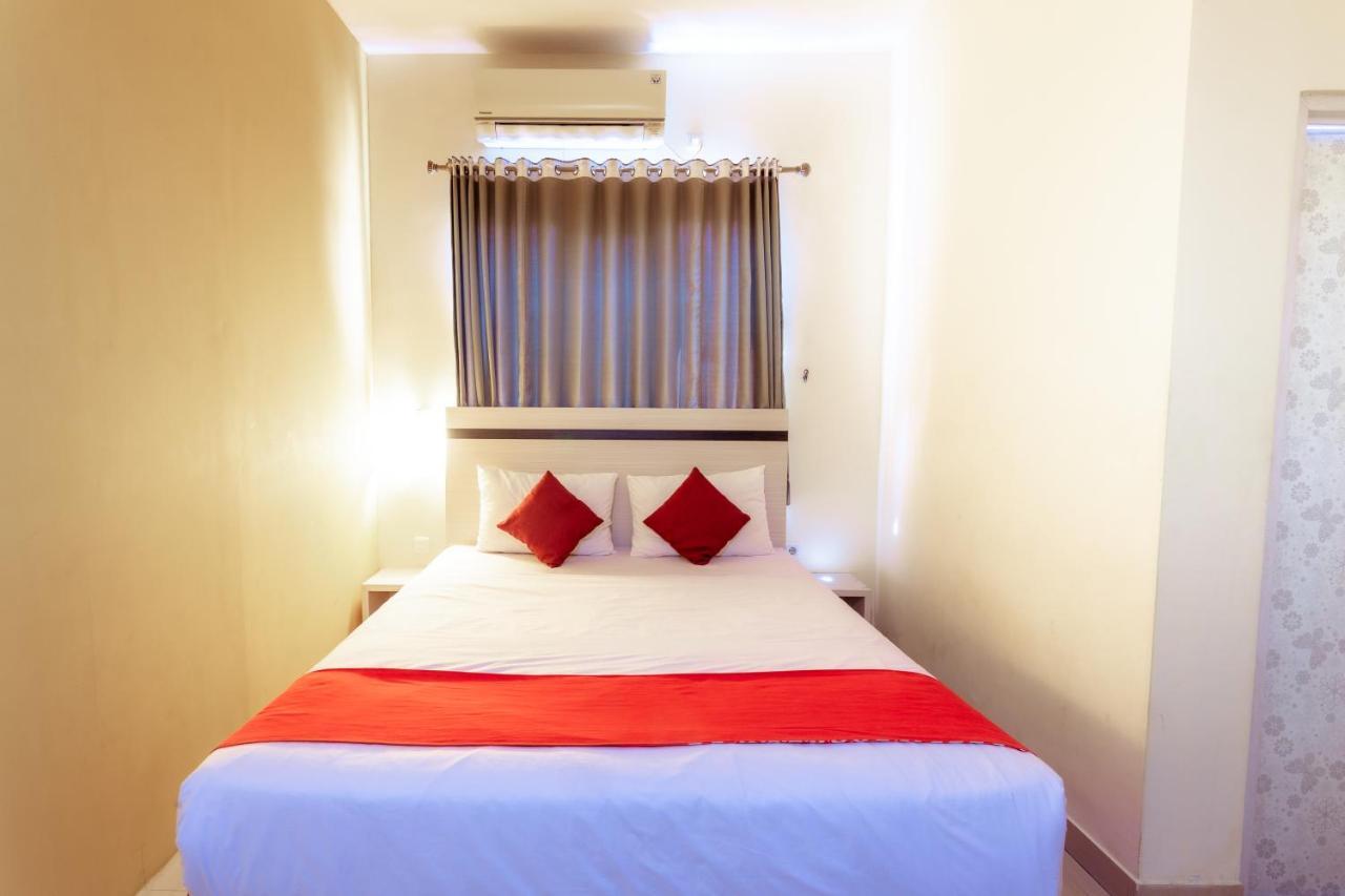 Pratisarawirya Guesthouse By Ecommerceloka Surabaya Luaran gambar