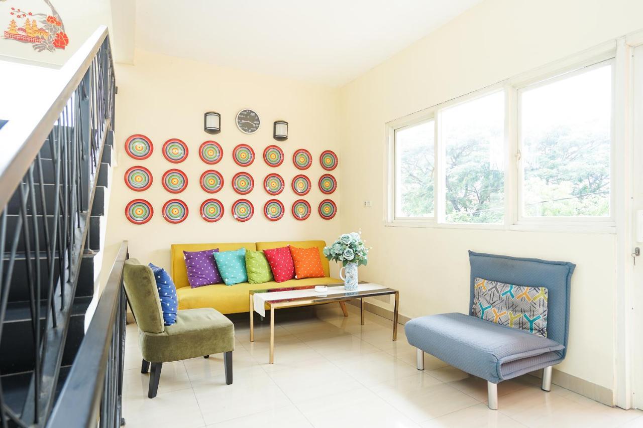 Pratisarawirya Guesthouse By Ecommerceloka Surabaya Luaran gambar